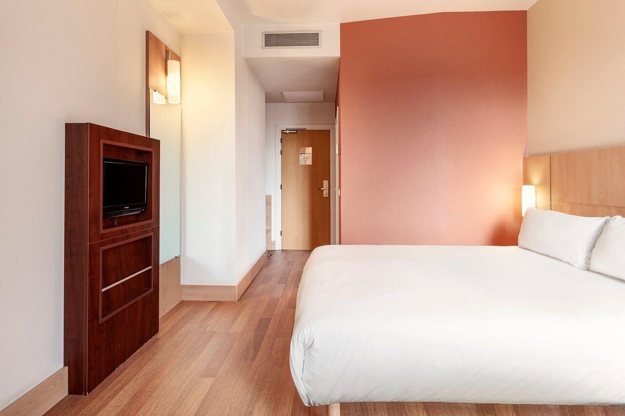 B&B Hotel Barcelona Mataro Bagian luar foto
