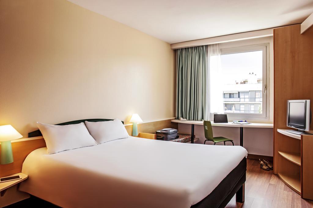 B&B Hotel Barcelona Mataro Bagian luar foto
